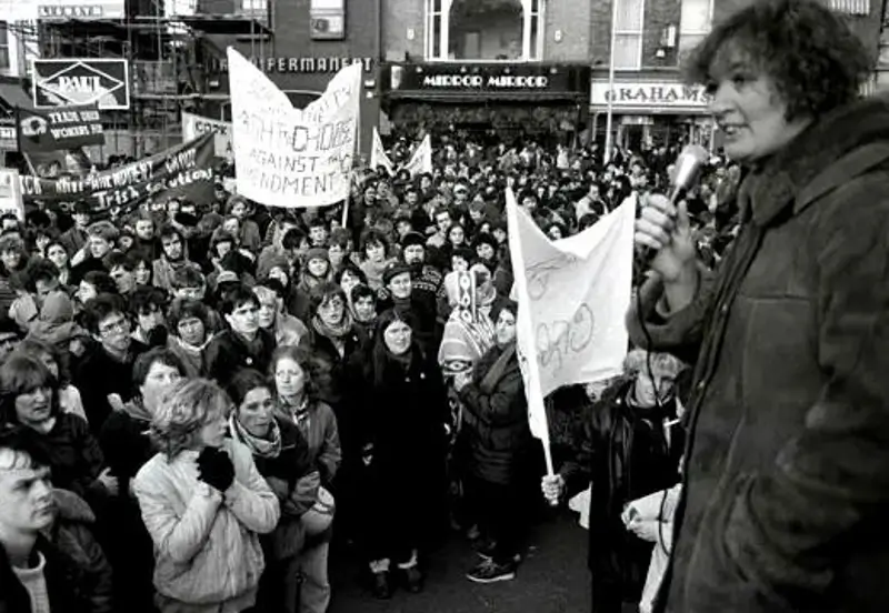 Inez McCormack addresses a demonstration